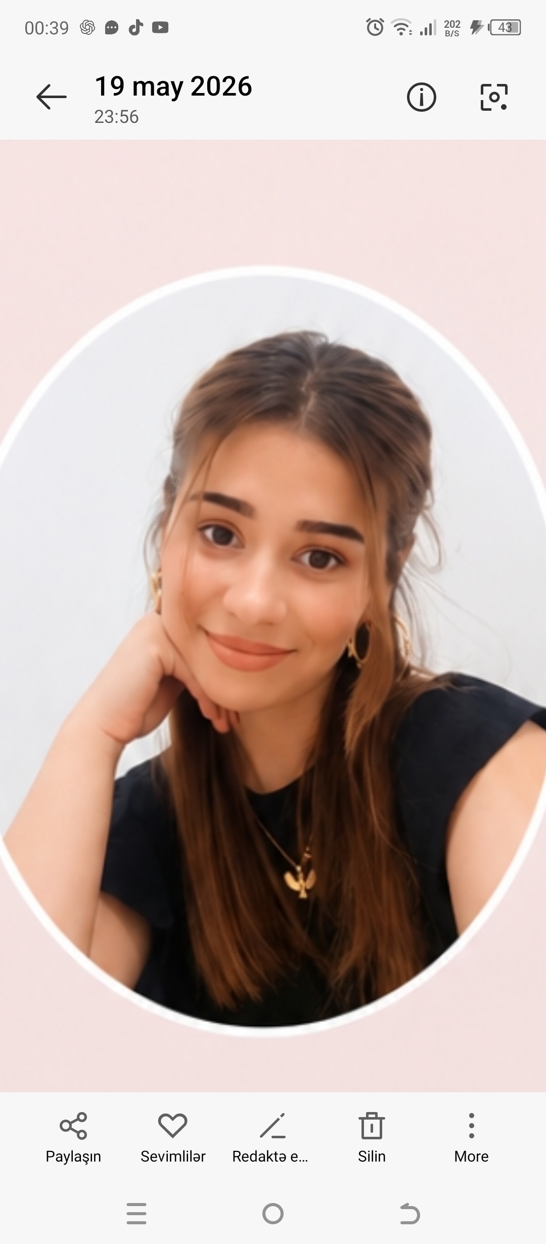 Nərmin Əliyeva — Fizika müəllimi, Bakı